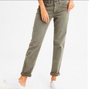 AE Olive Green Tomgirl Pant Sz 6